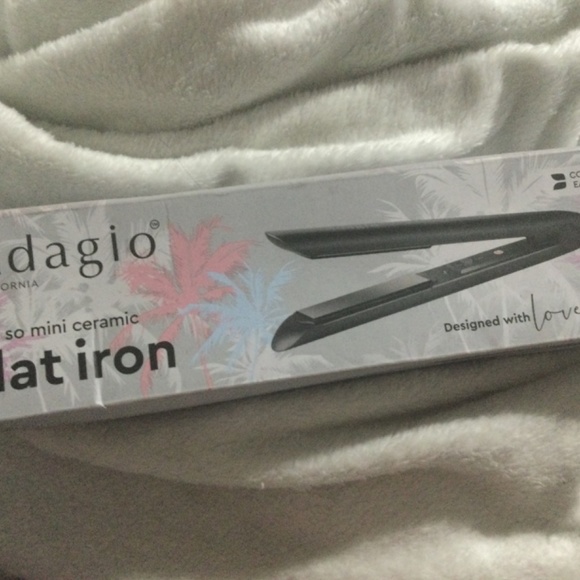 Adagio flat iron not so mini ceramic - Picture 2 of 3